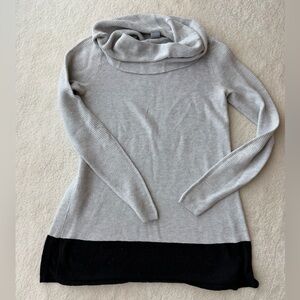 Liz Claiborne Gray and Black Cowl Neck Long Sleeves Sweater